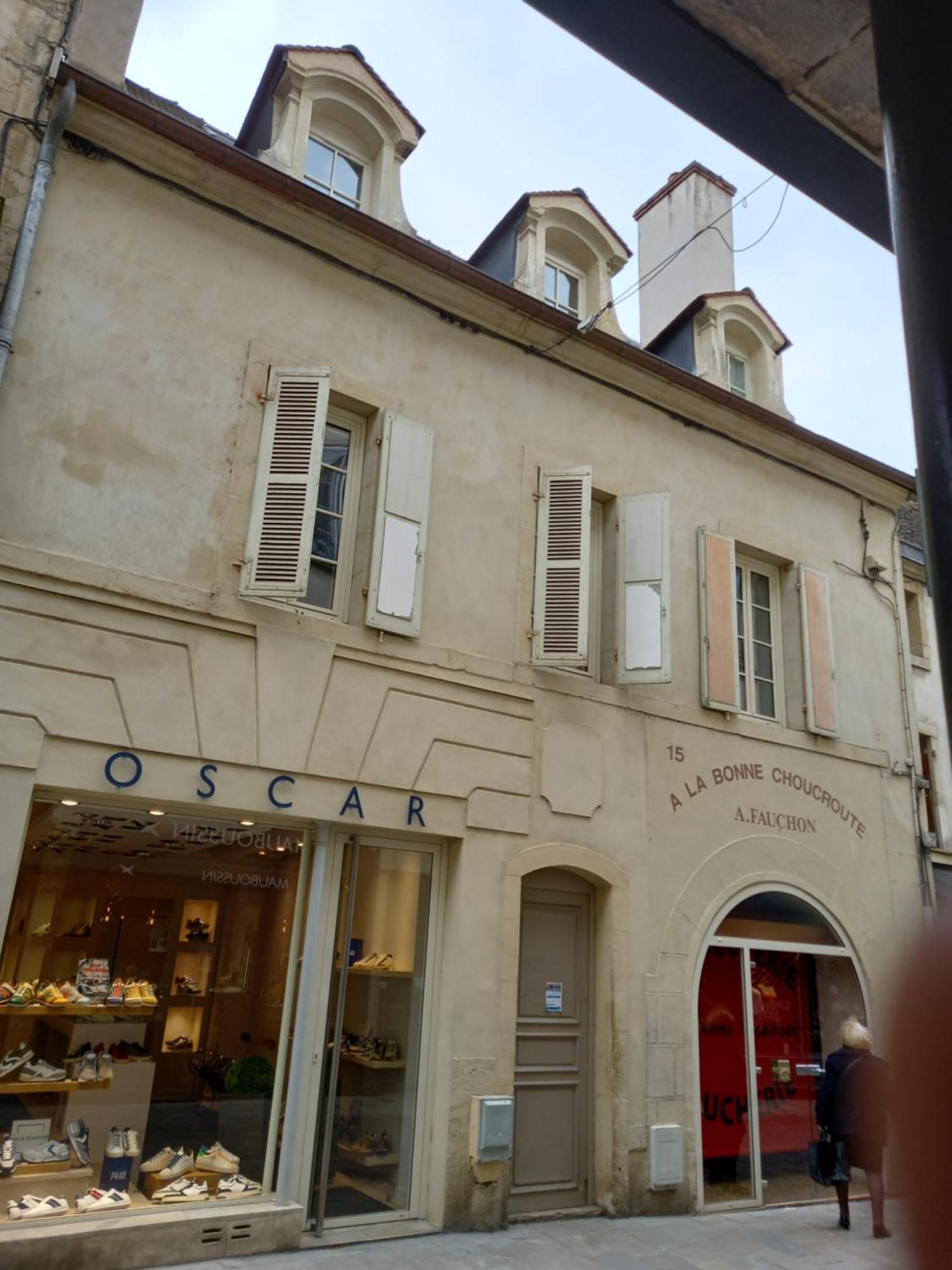 La Cascade Et Des Halles Dijon Ngoại thất bức ảnh